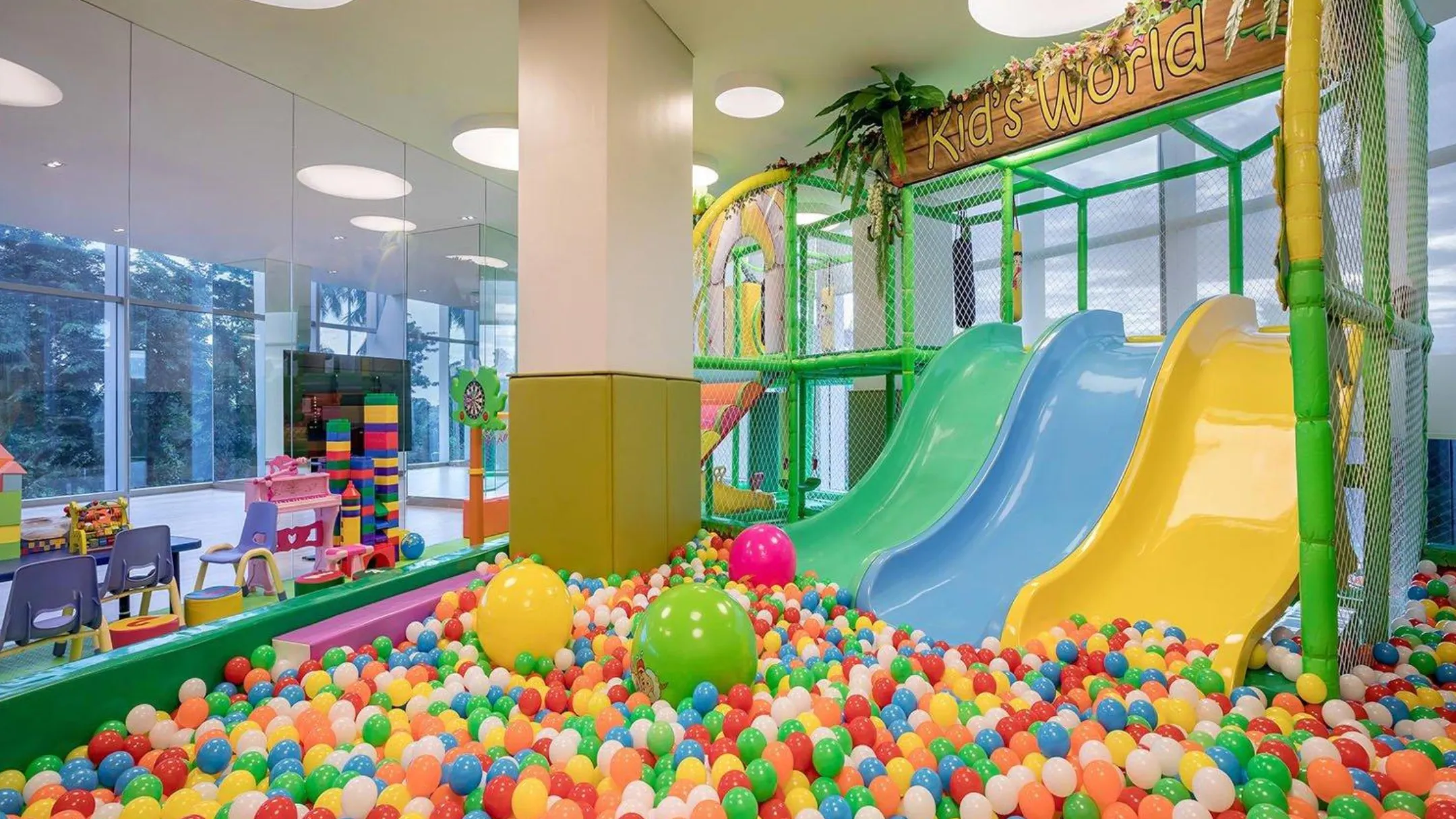 Kid's Club (Khu vui chơi trong nhà)
